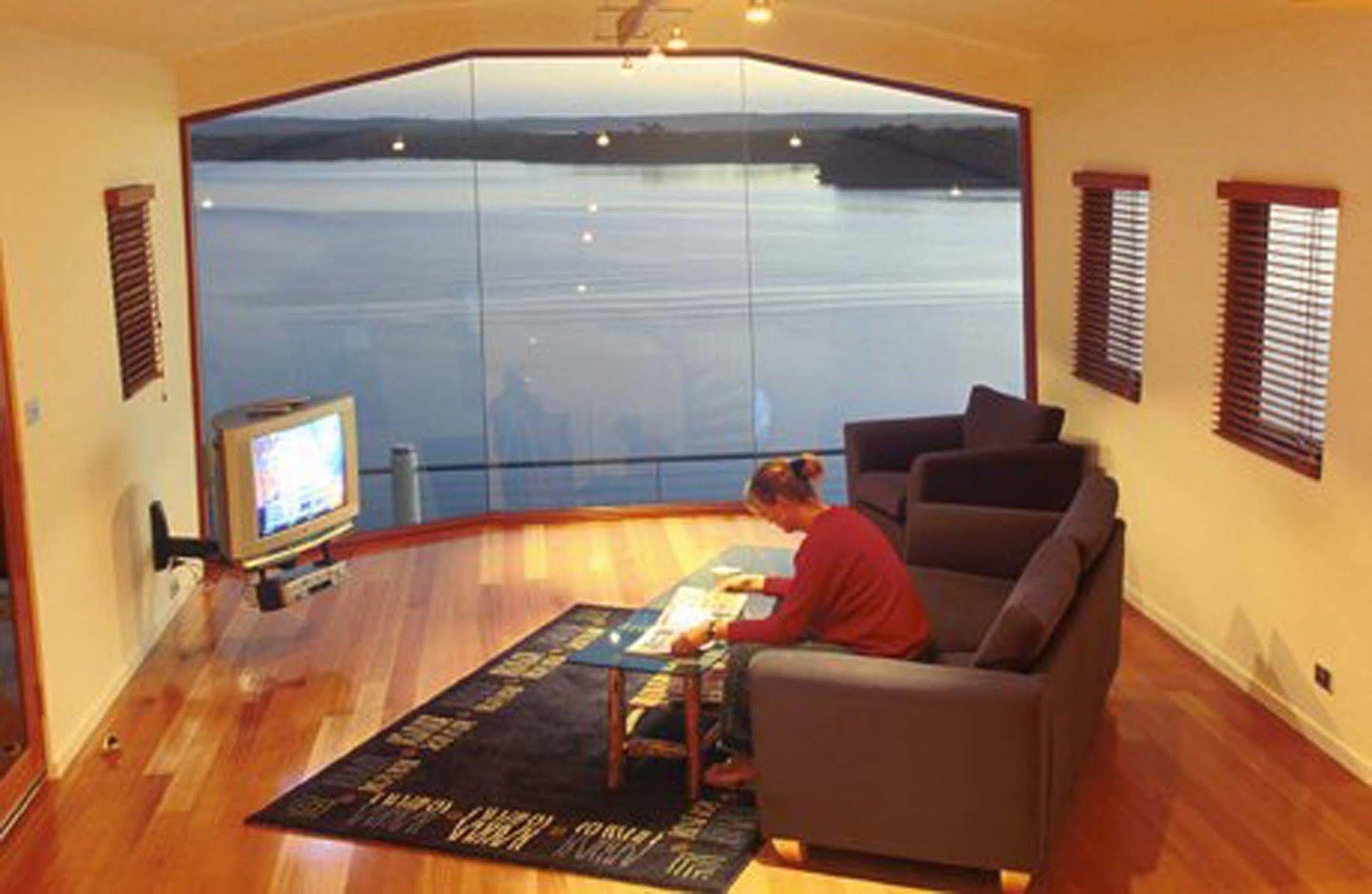 วีลเฮาส์ อพาร์ตเมนท์ Apartment สตรอน ภายนอก รูปภาพ