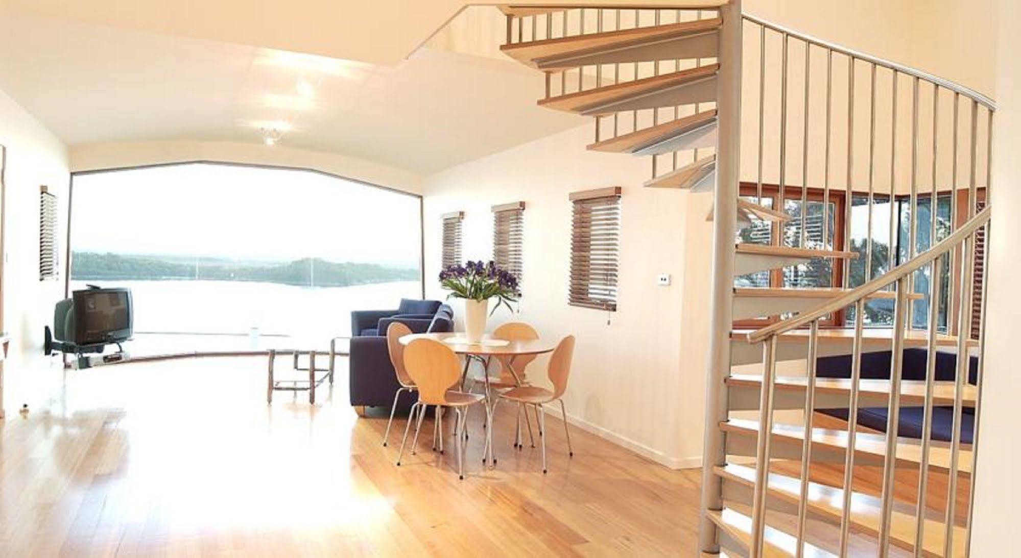 วีลเฮาส์ อพาร์ตเมนท์ Apartment สตรอน ภายนอก รูปภาพ